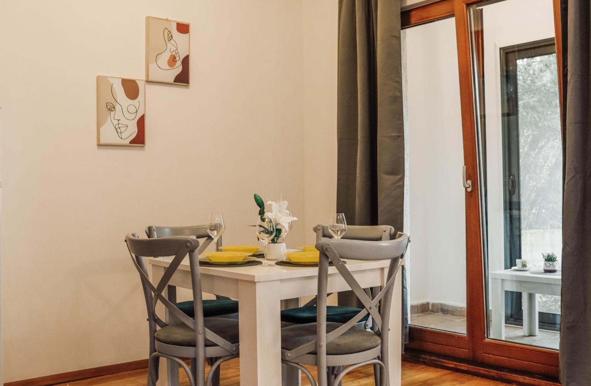 Apartman Mia Risan Ngoại thất bức ảnh