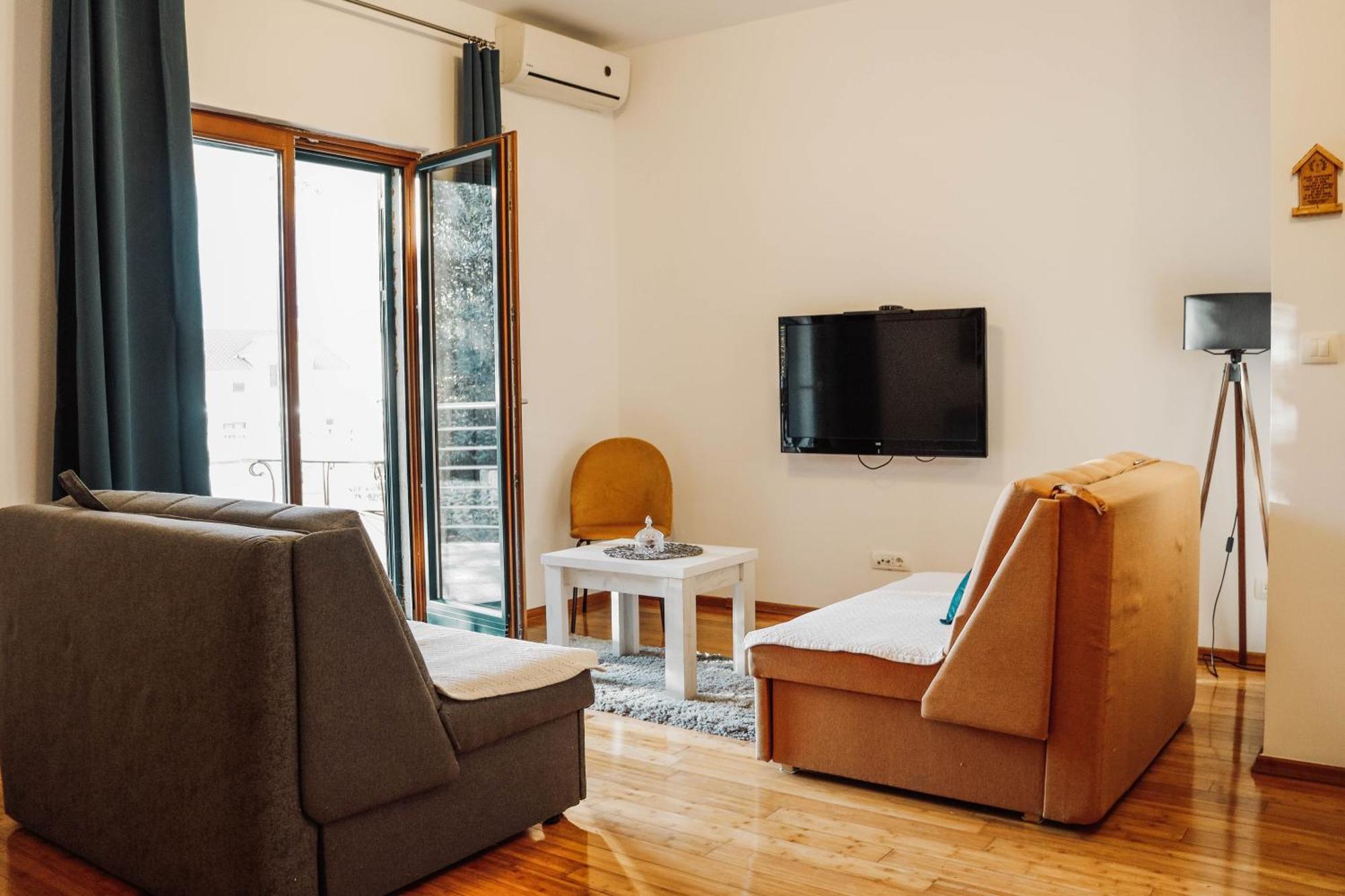 Apartman Mia Risan Ngoại thất bức ảnh