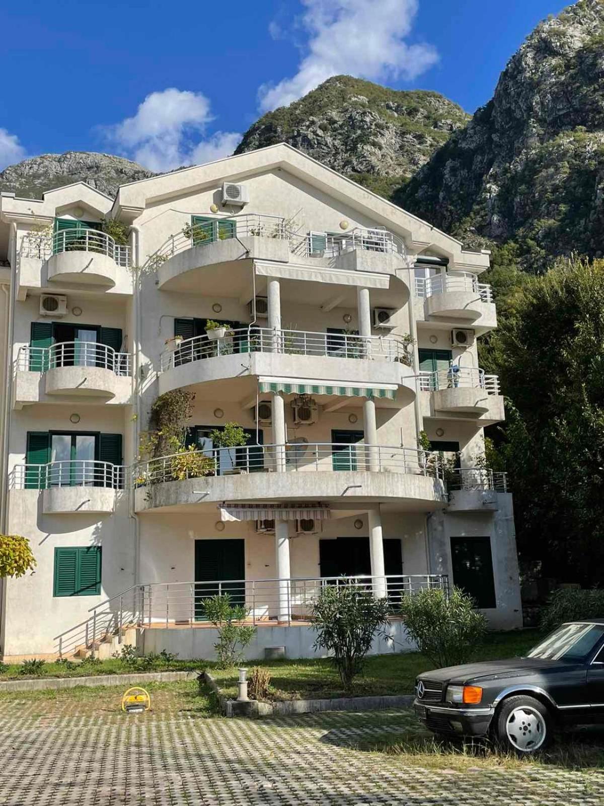 Apartman Mia Risan Ngoại thất bức ảnh